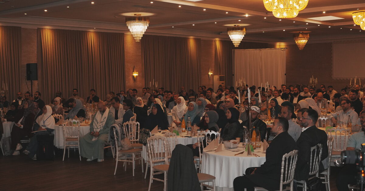 Voll besetzter Saal im Ezgicenter Köln beim Islamologentag 2026
